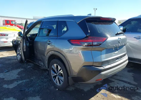 2021 Nissan Rogue Sv z USA, uszkodzony, nr VIN 5N1AT3BA9MC796539